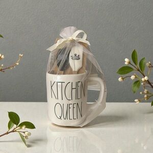 Rae Dunn “Kitchen Queen” Mug Set - NWT